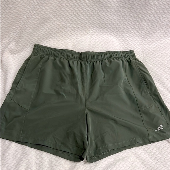 bcg Pants - bcg Ladies Green Walk Shorts Size L